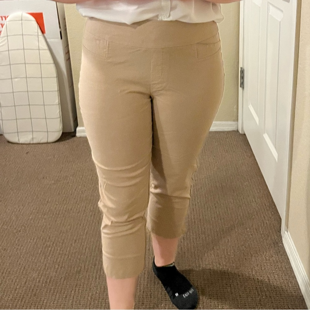 Tan 7/8th length pants MUST SELL IMMEDIATELY LAST DATE FOR PURCHASE MAY 3RD,2023